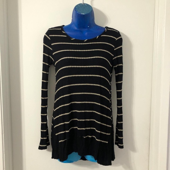 Black and white striped sweater with a tunic style - Picture 1 of 7